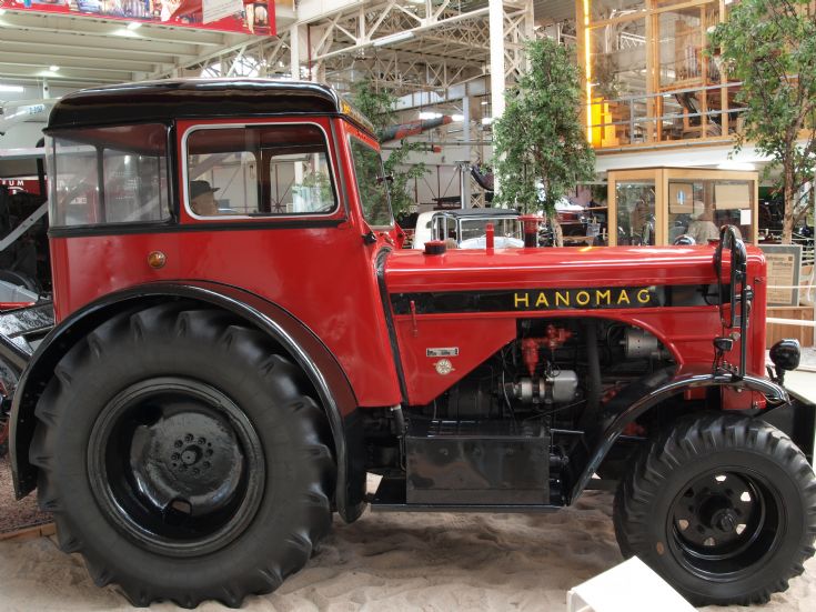 Hanomag tractor