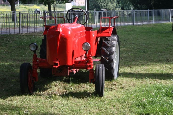 Porsche Tractor