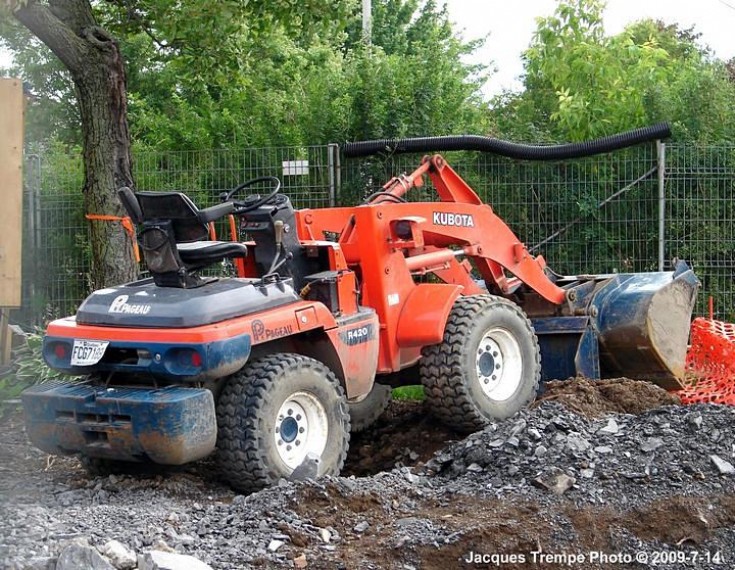 Kubota R410