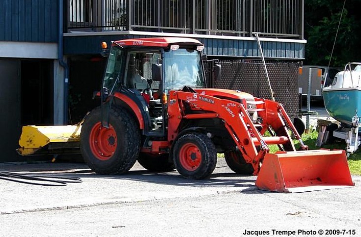Kubota LA854