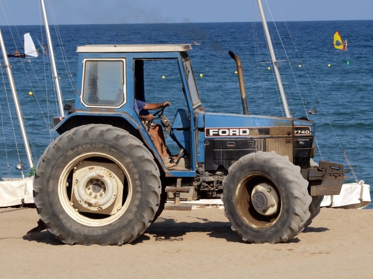 Ford 7740 at the beach in Barcelona, used for towing sailboats.