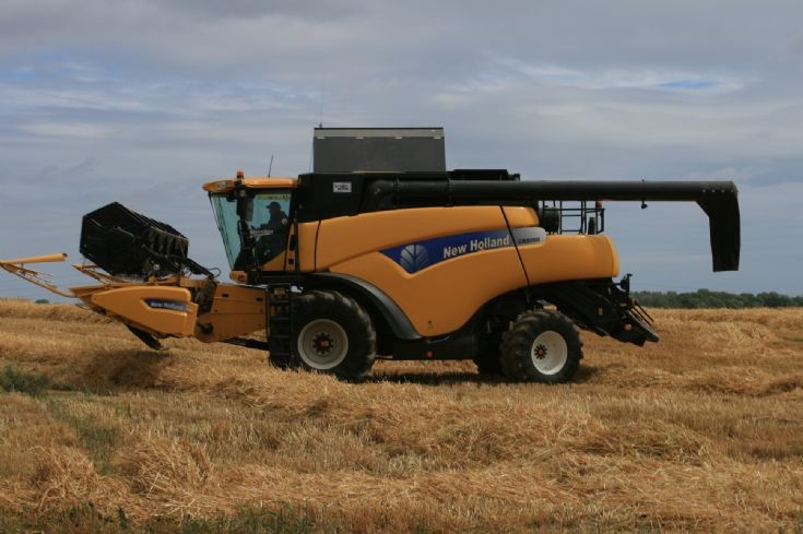 New Holland CR 9080.