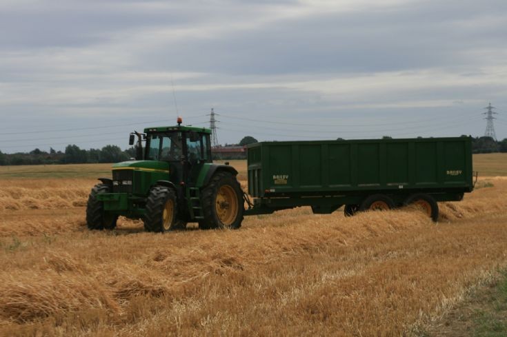 John Deere 7810.