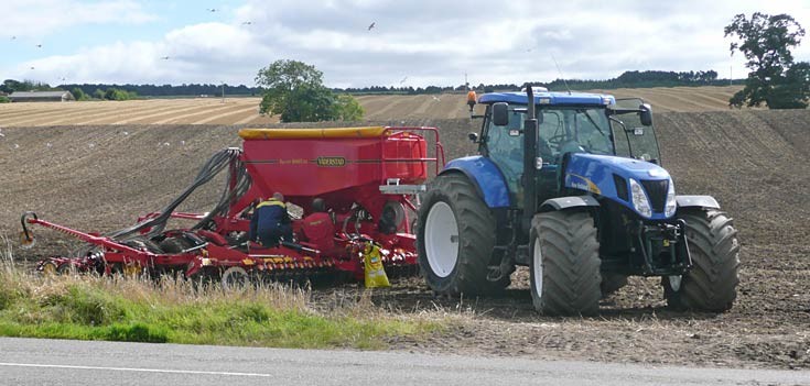 New Holland T7060 and Vaderstad Pprint 600S XL