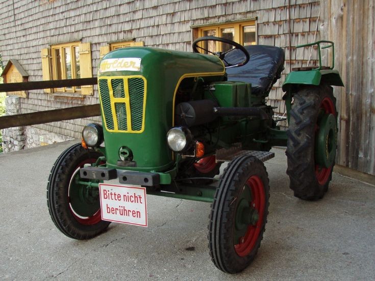 holder tractor